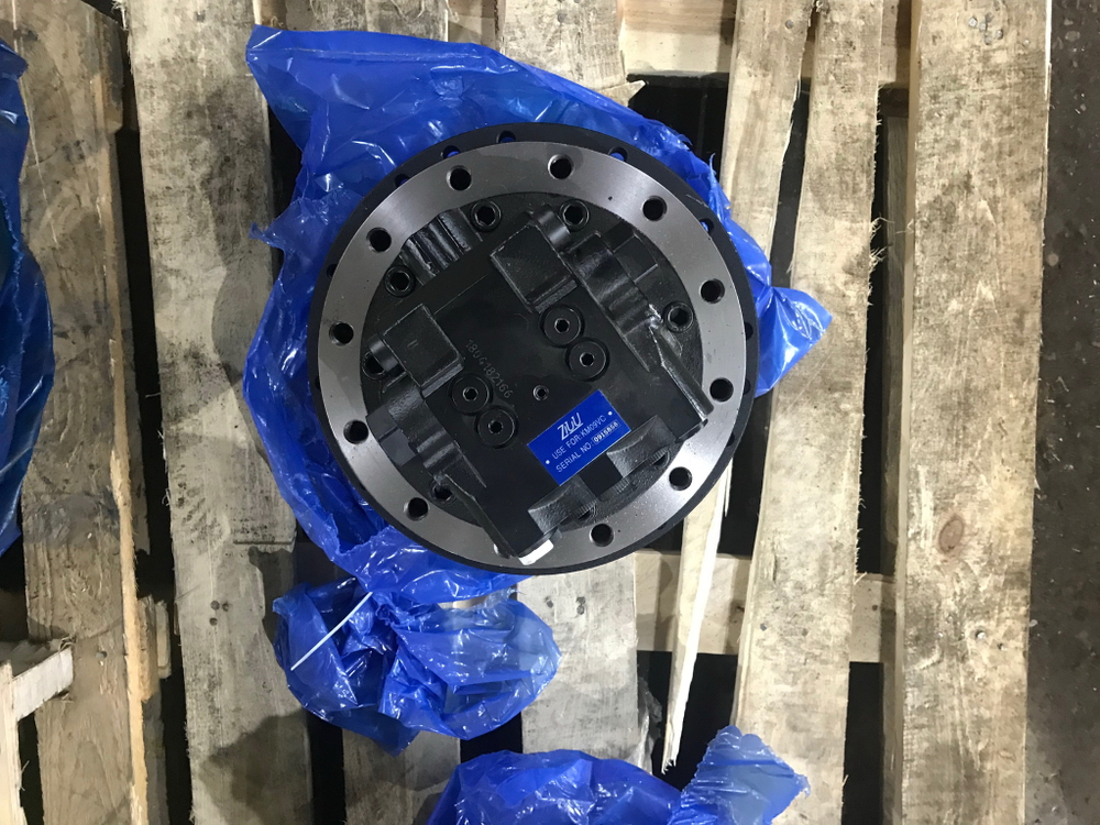 редуктор хода с мотором Komatsu PC100-5