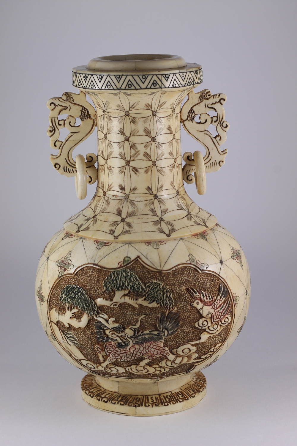 Китайская ваза с драконом Резьба по кости буйвола