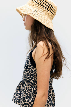 H&M Комплект из топа на бретелях и шортов, бежевый