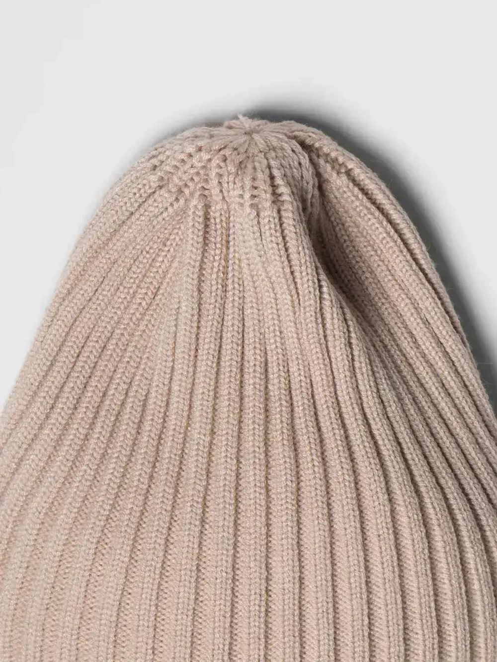 Шапка вязаная женская на осень