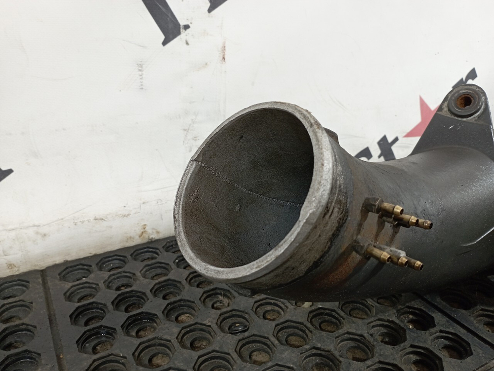 Патрубок интеркулера