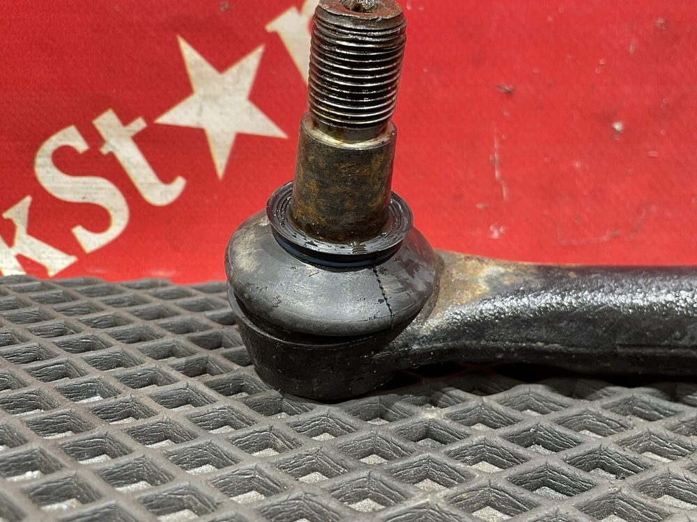 Стойка переднего стабилизатора