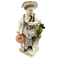 [Коллекционный предмет] Фарфоровая статуэтка "Девочка с серпом и лейкой". G4. Мейсен (Meissen)
