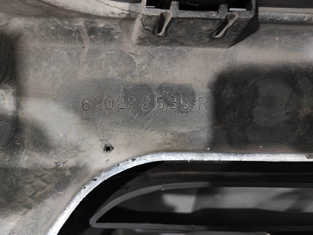 Бампер передний Renault Kaptur 16-нв Б/У Оригинал 620222535R