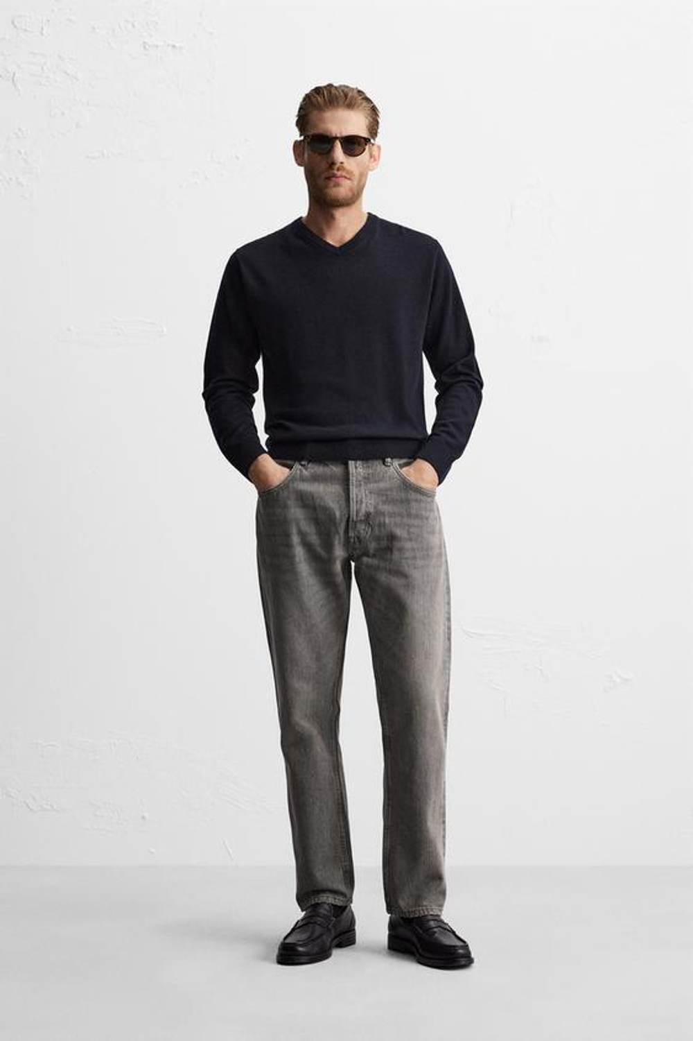 ZARA ДЖИНСЫ REGULAR FIT, СЕРЫЙ