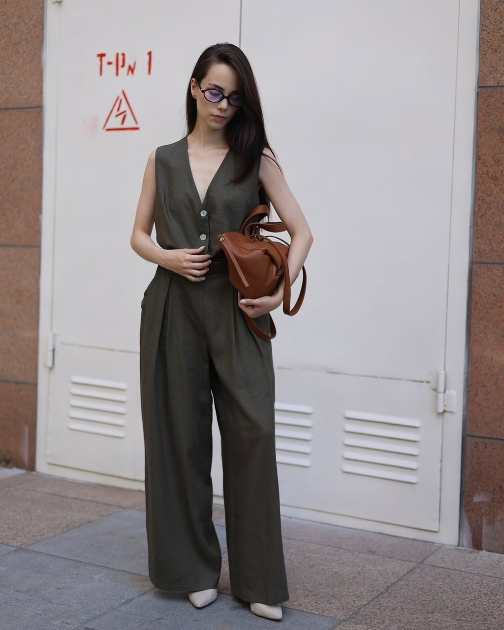 брюки изо льна с ремнём