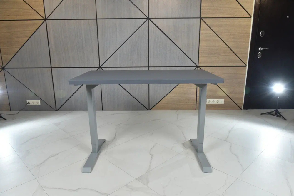 Регулируемый компьютерный стол Bazalt с регулировкой по высоте — столешница МДФ Сланцево‑серый