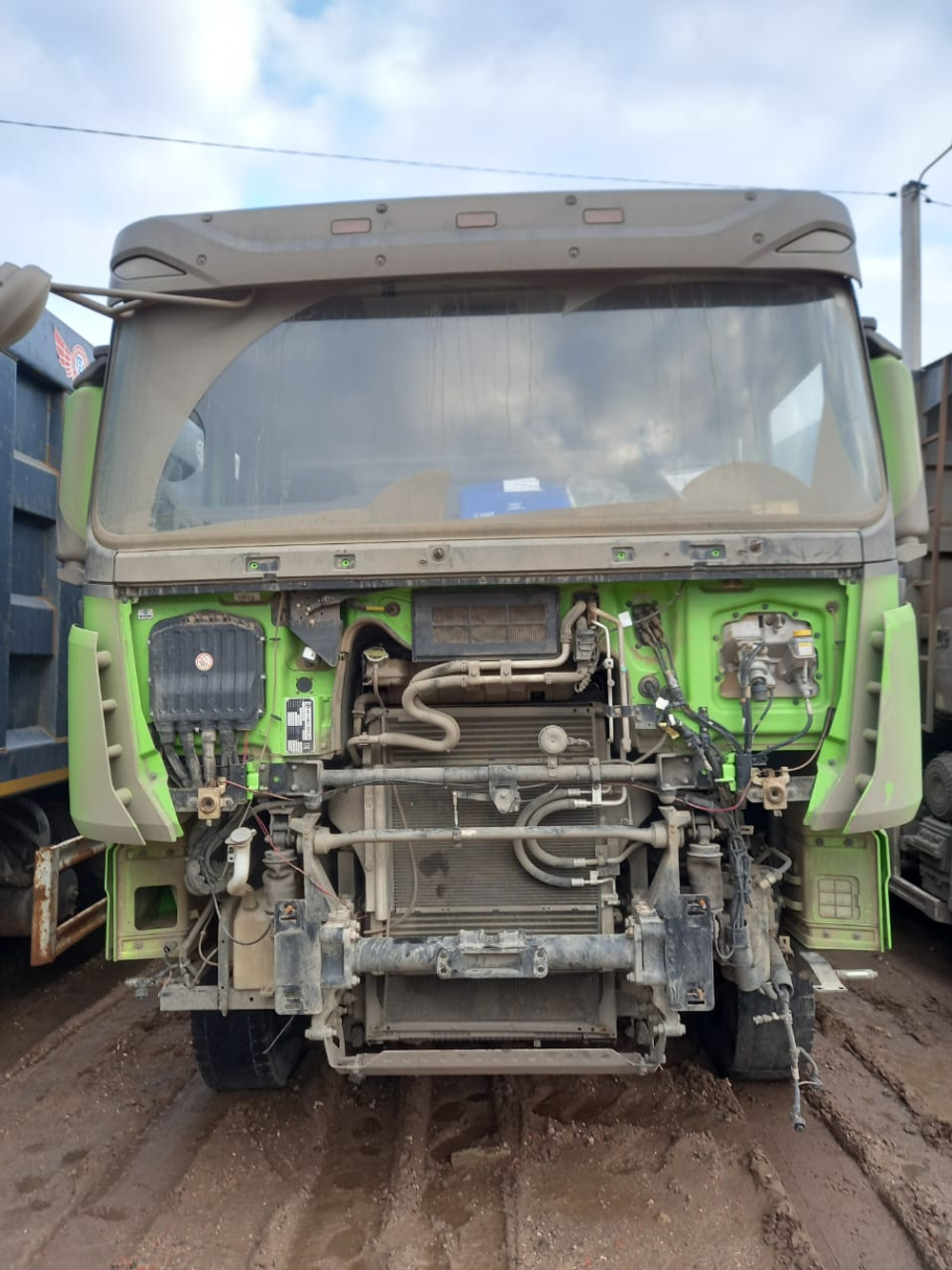 Shacman (Shaanxi) SX* 6x4 Самосвал SX32586V384 (Дизельный, 11,6 л, 423 л.с., МТ)