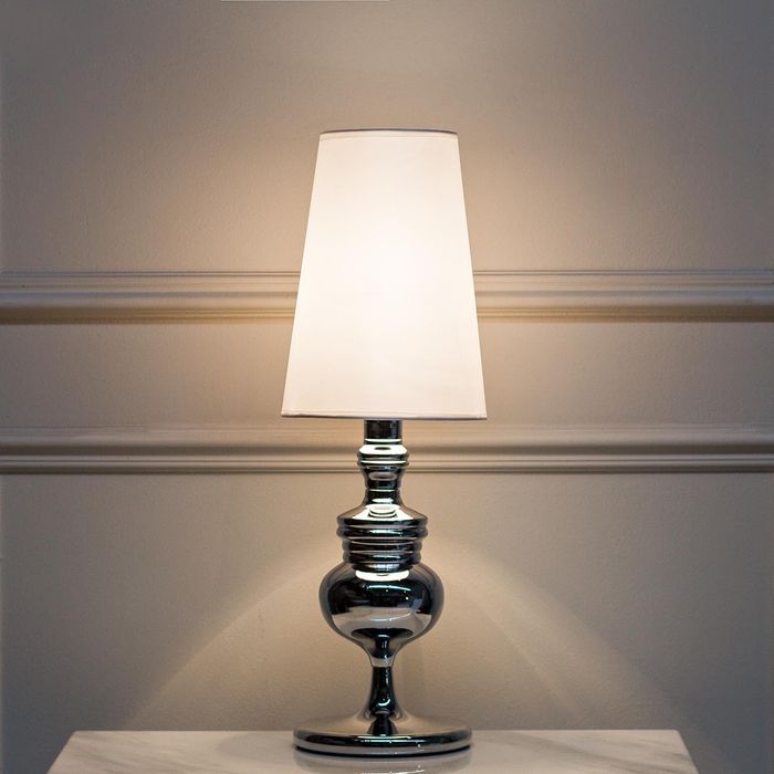 Настольная лампа с белым абажуром Garda Decor K2TK2059S-WH