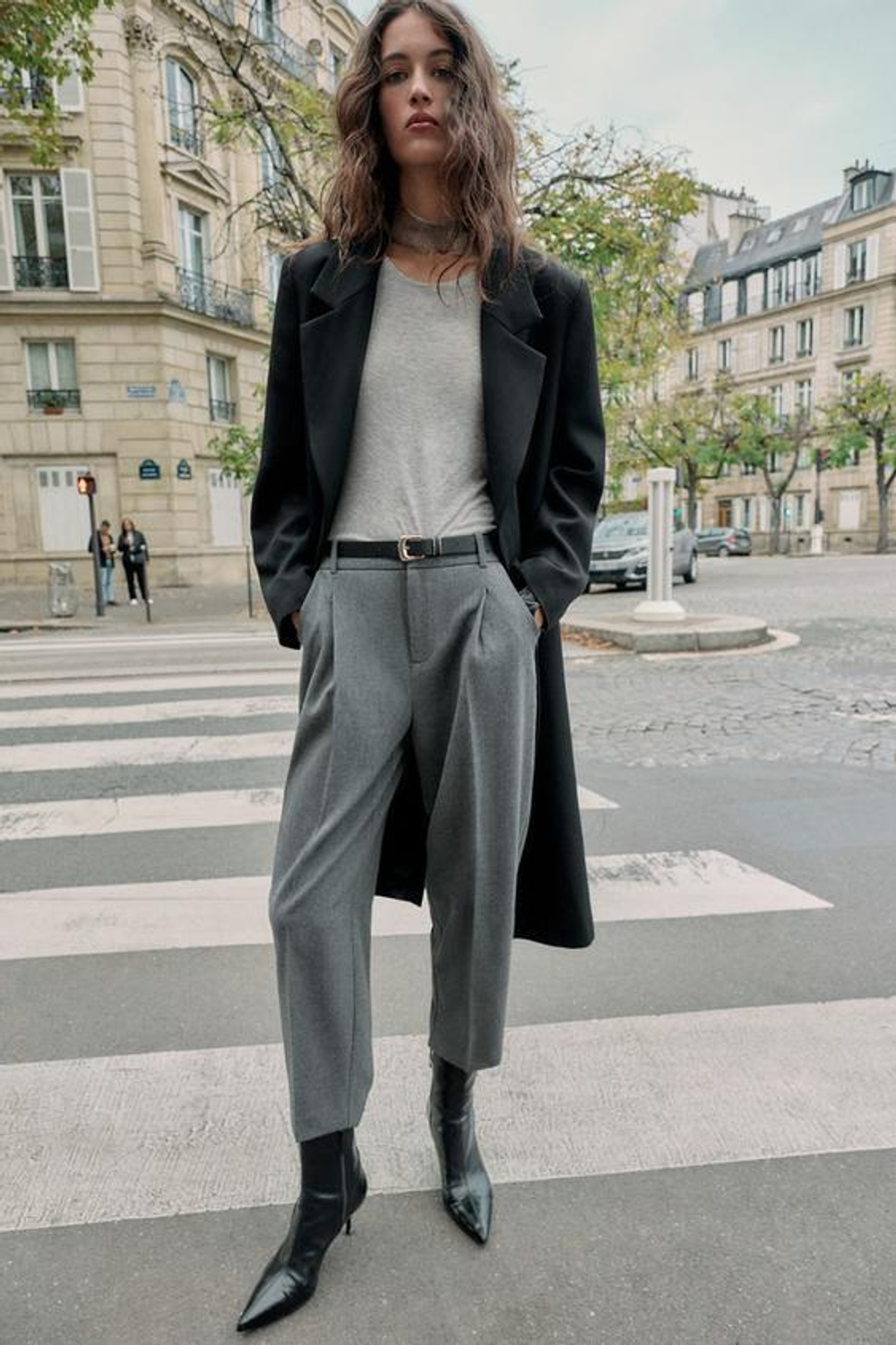 ZARA БРЮКИ С ЗАЩИПАМИ И РЕМНЕМ, СЕРЫЙ МЕЛАНЖ