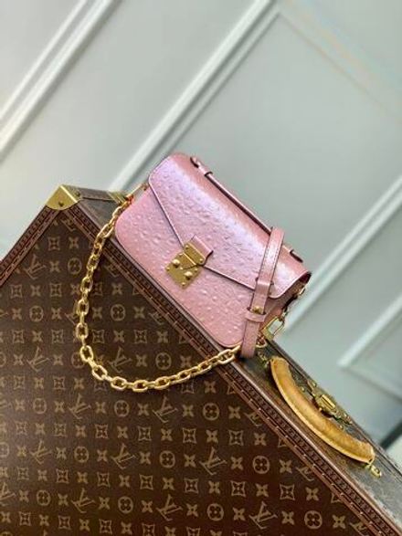 Louis Vuitton Pochette Metis East West