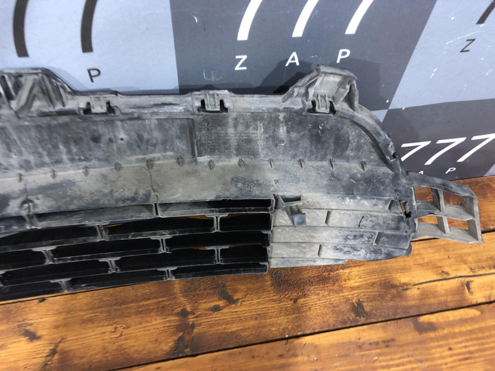 Решетка переднего бампера Kia Rio 4 (FB) 17-20 Б/У Оригинал 86561H0000