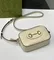 Маленькая сумка на плечо Gucci Horsebit 1955 белый