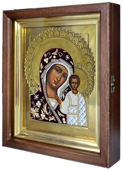 Казанская Божья Матерь. Рукописная икона, украшенная бисером.