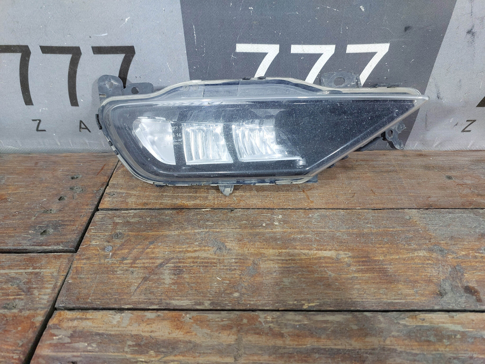 ПТФ передняя правая LED Volvo XC90 2 14-19 Б/У Оригинал 31395866