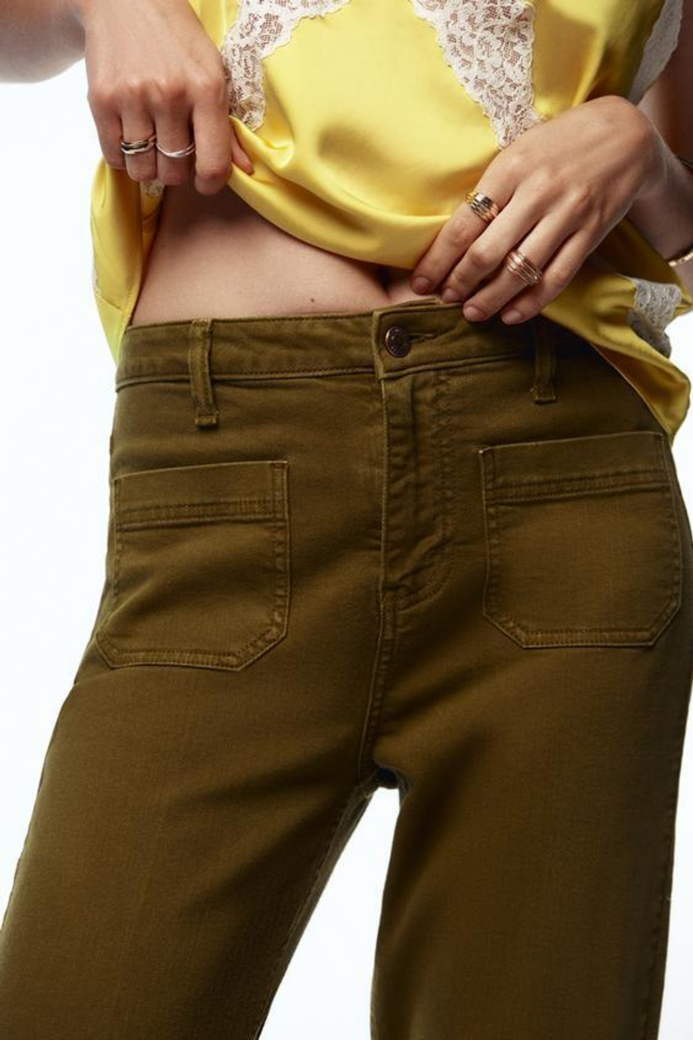 ZARA ДЖИНСЫ Z1975 С НАКЛАДНЫМИ КАРМАНАМИ И ВЫСОКОЙ ПОСАДКОЙ, ЦВЕТ ОЛИВКОВОГО МАСЛА