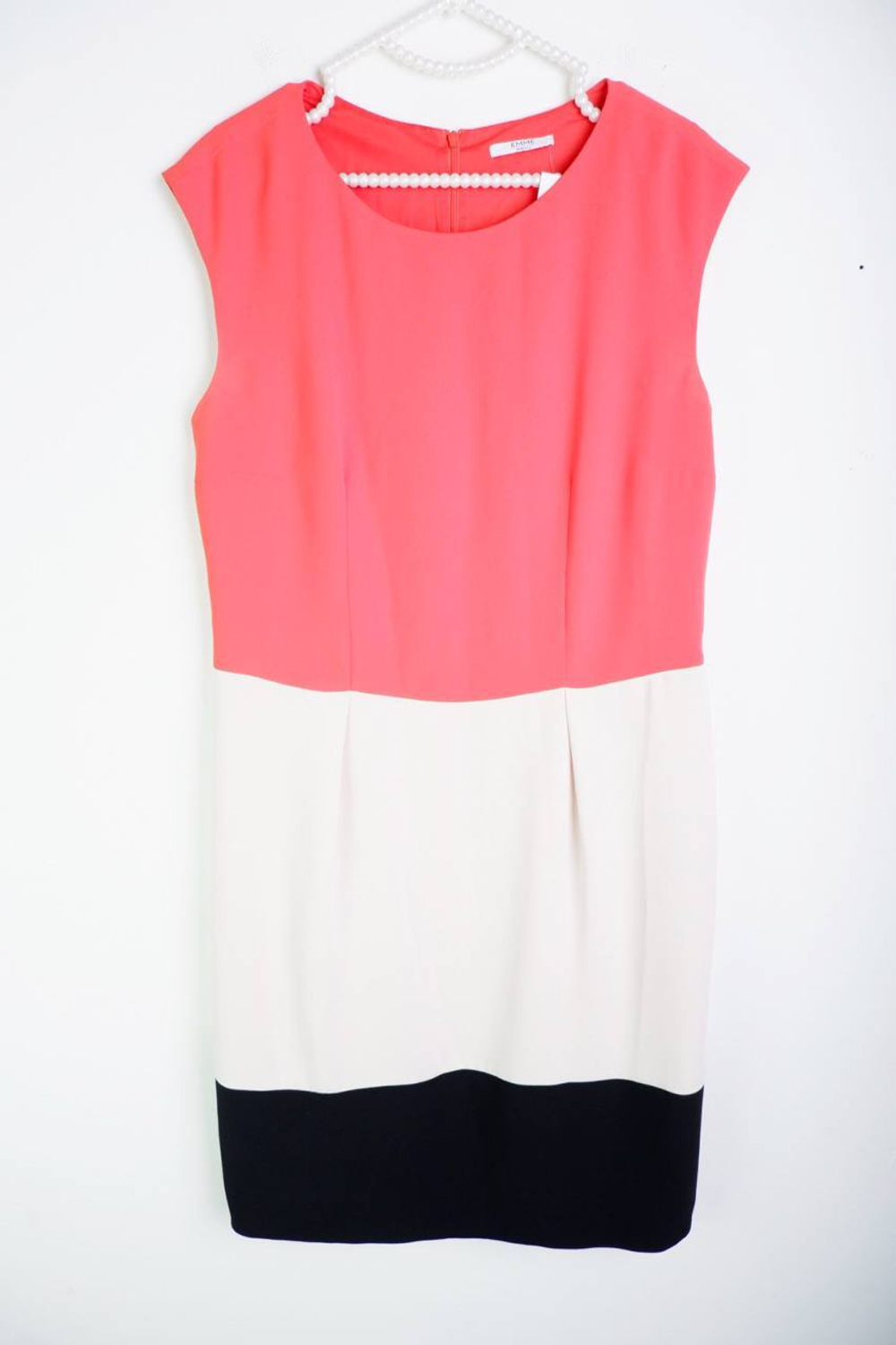 Платье Emme красивое, маркировка 40, визуально на 46 размер