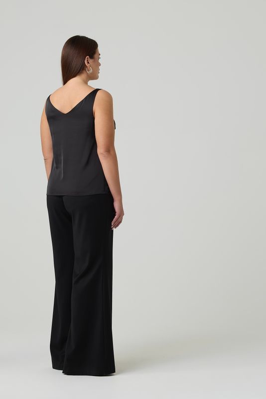 Топ двухслойный на широких бретелях с кружевом, черный