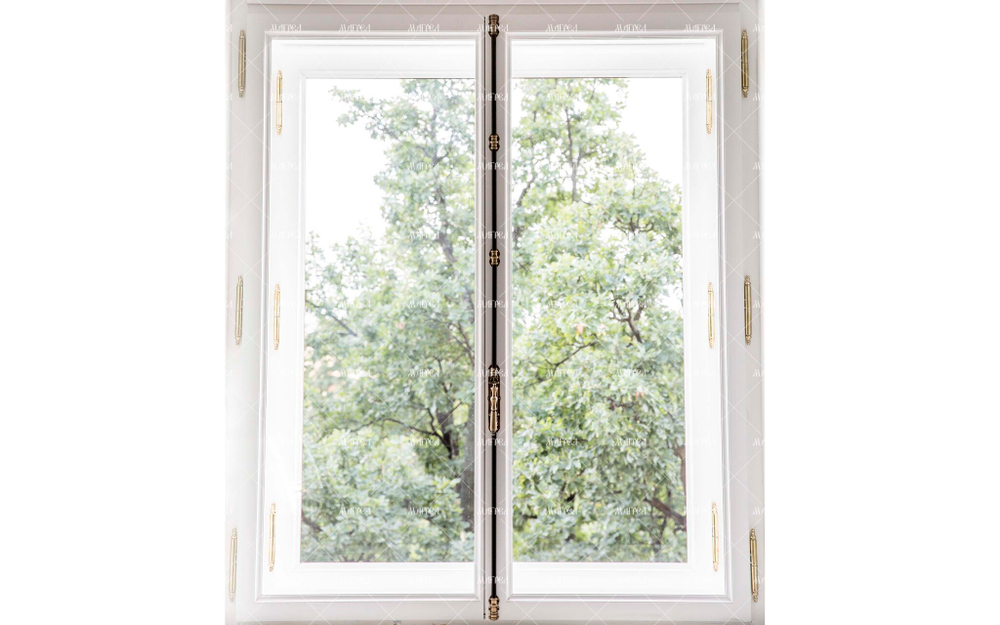 Окно с кремоной