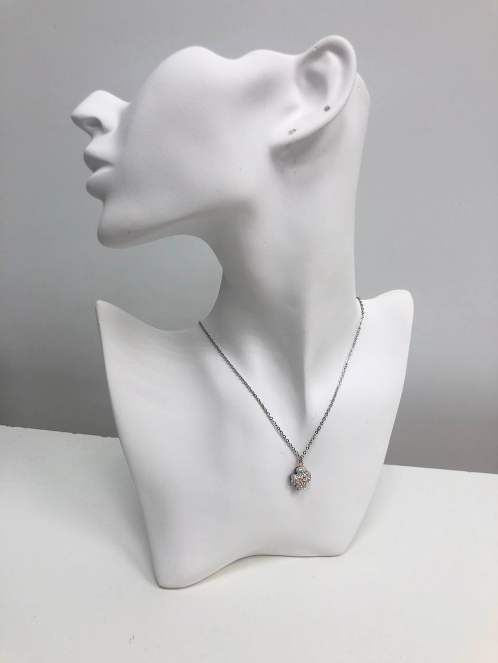 Колье Swarovski с двухцветным клевером