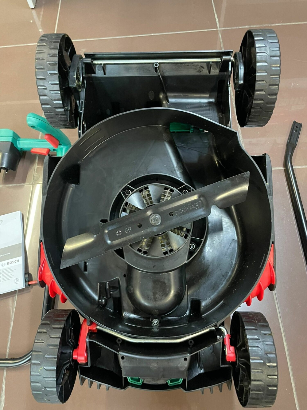 Электрическая газонокосилка Bosch ARM 37 0.600.8A6.201