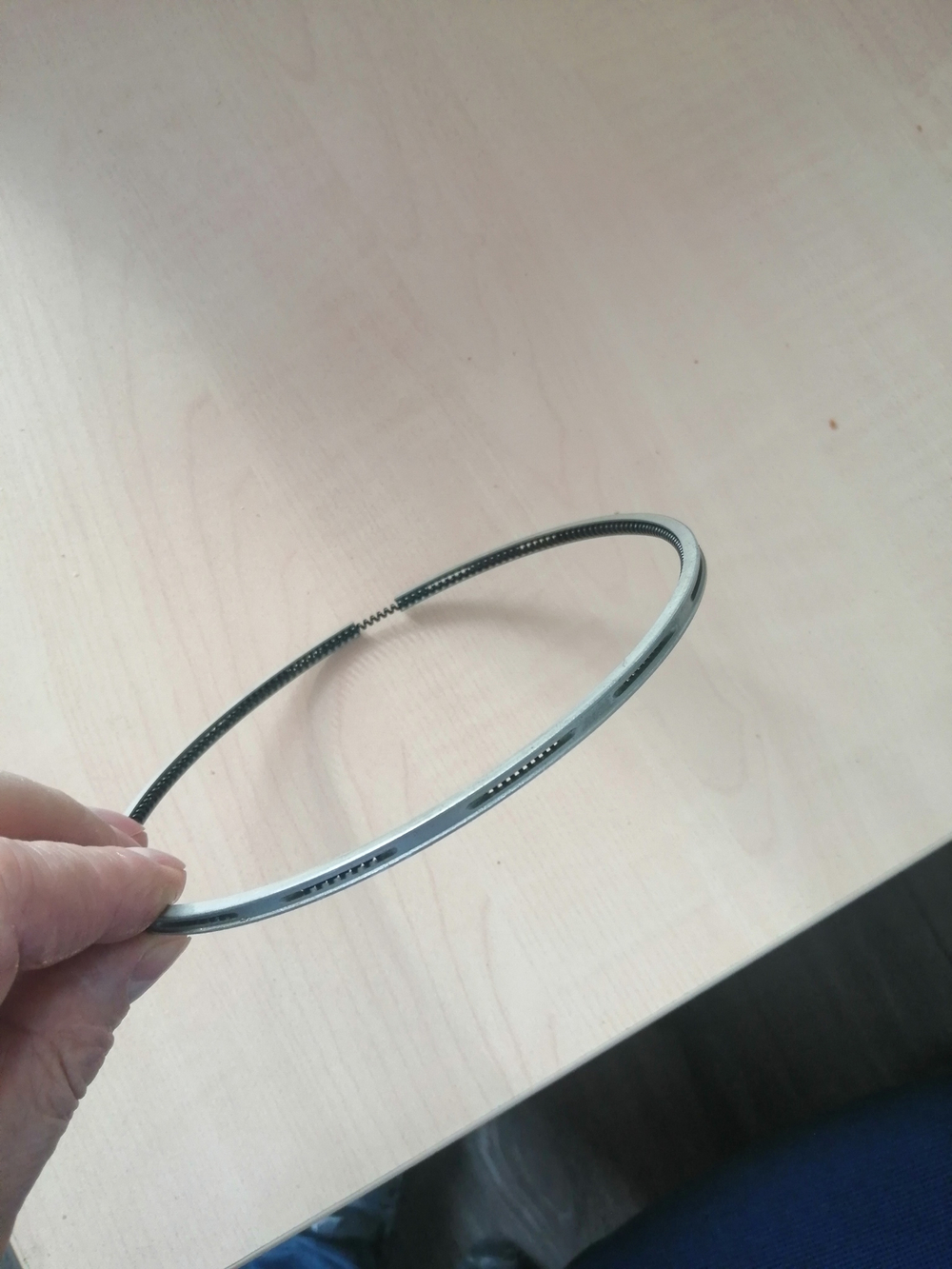 Кольцо поршневое маслосъемное СБ 20-04-08-6