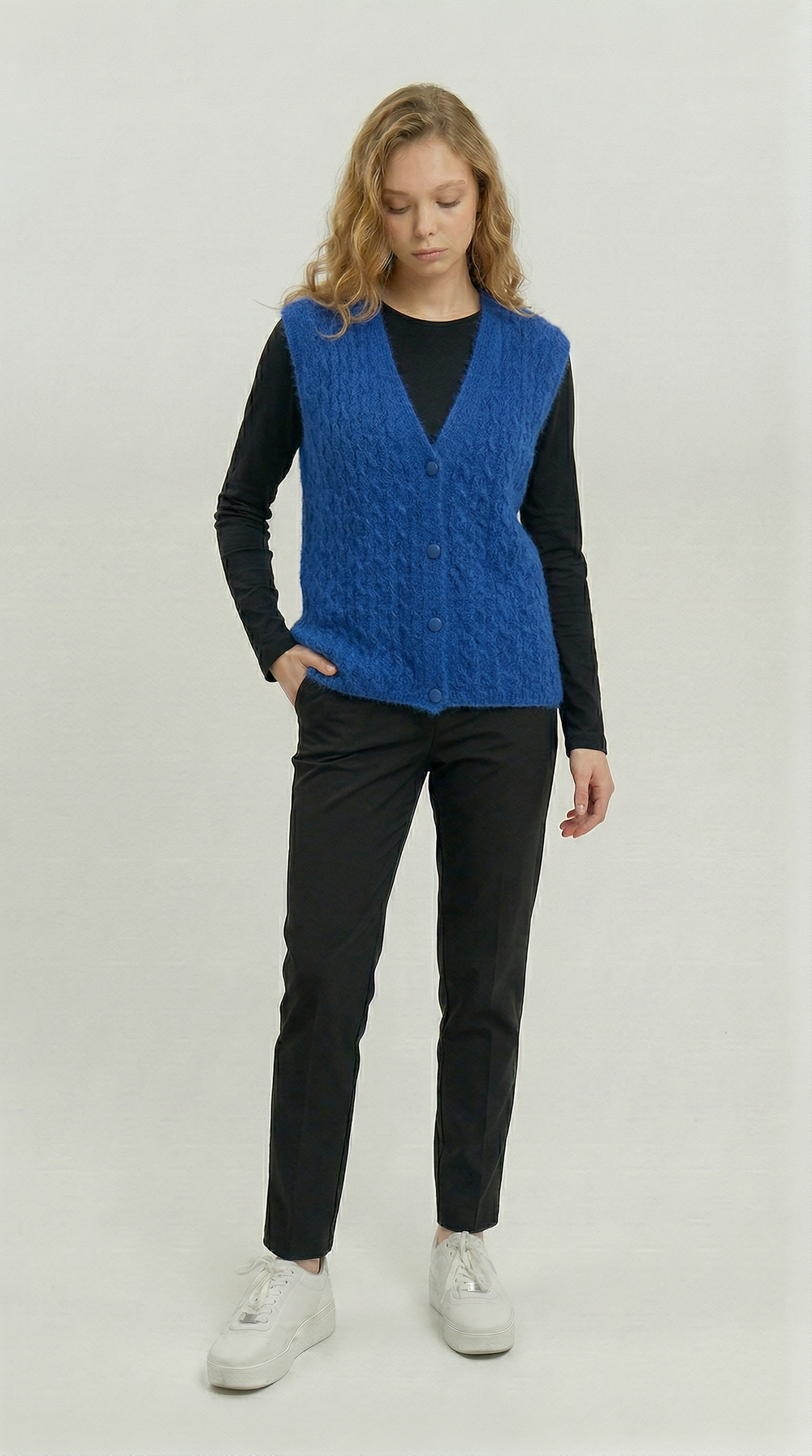 Жилет женский на пуговицах Т047-04 голубой