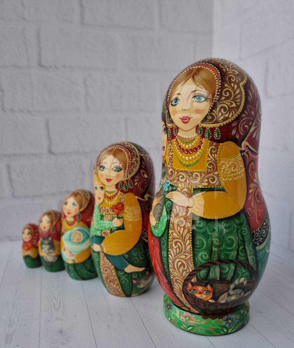 Матрешка "Кошки в лукошке" 5 мест