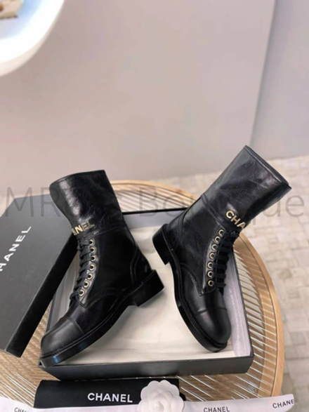 Глянцевые ботинки Chanel (Шанель) из состаренной кожи