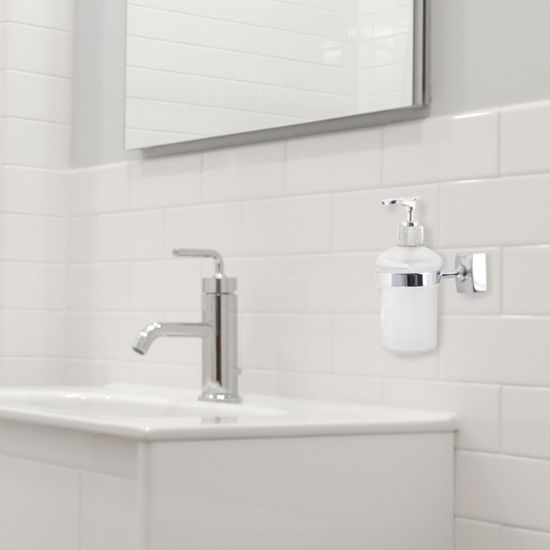 Дозатор для жидкого мыла Besser BS 8812 стеклянный на стальном креплении