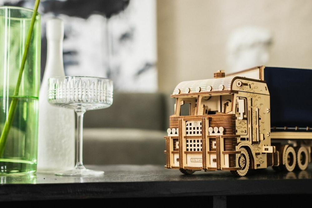 Грузовик Тягач Король дорог от EWA - Деревянный конструктор, сборная механическая модель, 3D пазл