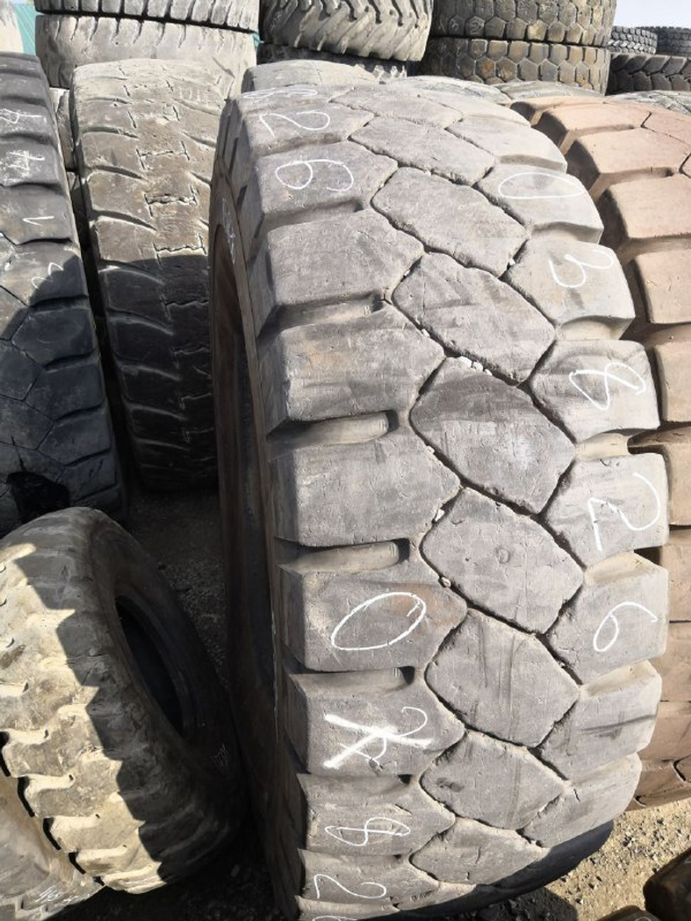 33.00R51 Bridgestone VRDP шина б/у