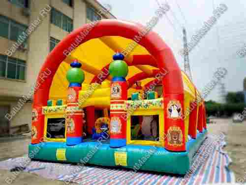 Коммерческий надувной батут "Веселый дом и звери в нём" с крышей 10*7*6 м