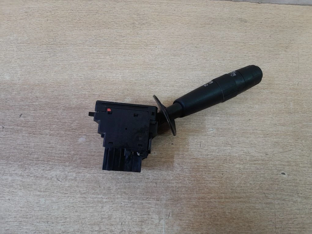 Переключатель подрулевой левый Dong Feng H30 Cross 7381001AA