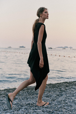 ZARA КОРОТКОЕ АСИММЕТРИЧНОЕ ПЛАТЬЕ С ПОДПЛЕЧНИКАМИ, ЧЕРНЫЙ