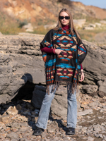 Пончо шерстяное с орнаментом