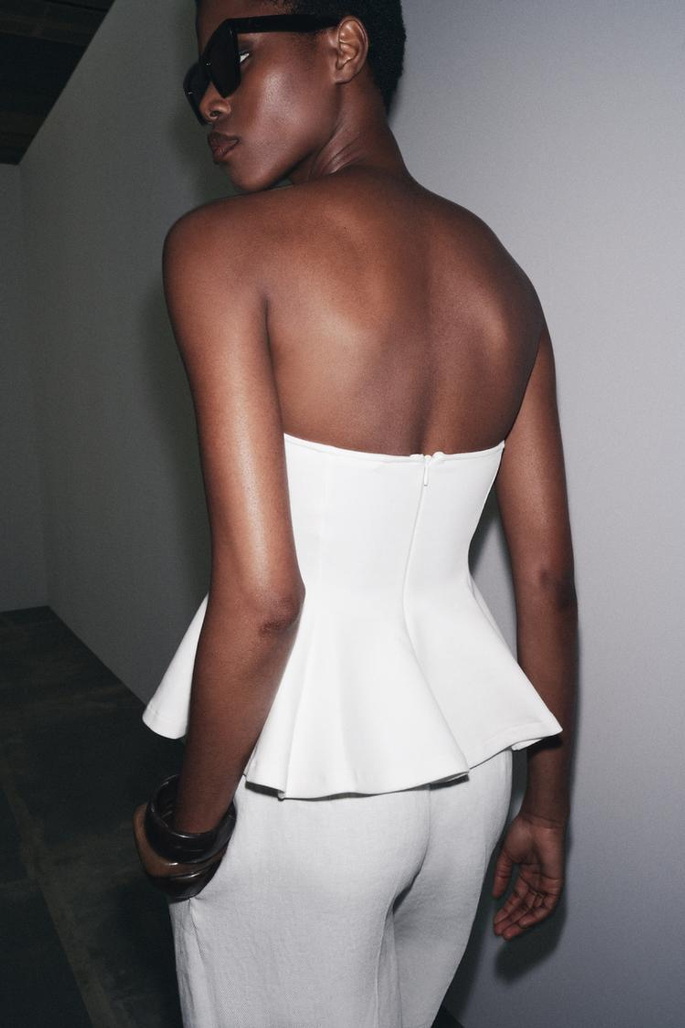 ZARA ТОП ИЗ ИНТЕРЛОКА С БАСКОЙ, БЕЛЫЙ