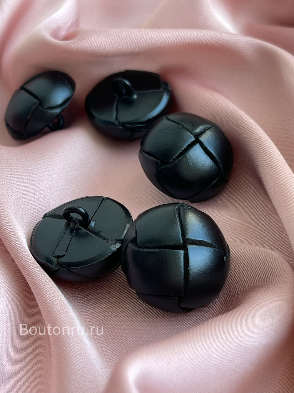 Пуговицы плетеные  кожаные черные