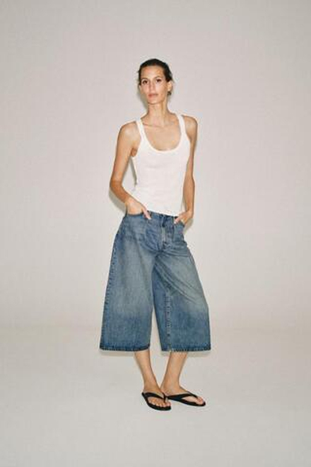 ZARA ДЖИНСОВЫЕ ШОРТЫ СО СРЕДНЕЙ ПОСАДКОЙ — ZW COLLECTION, СИНИЙ