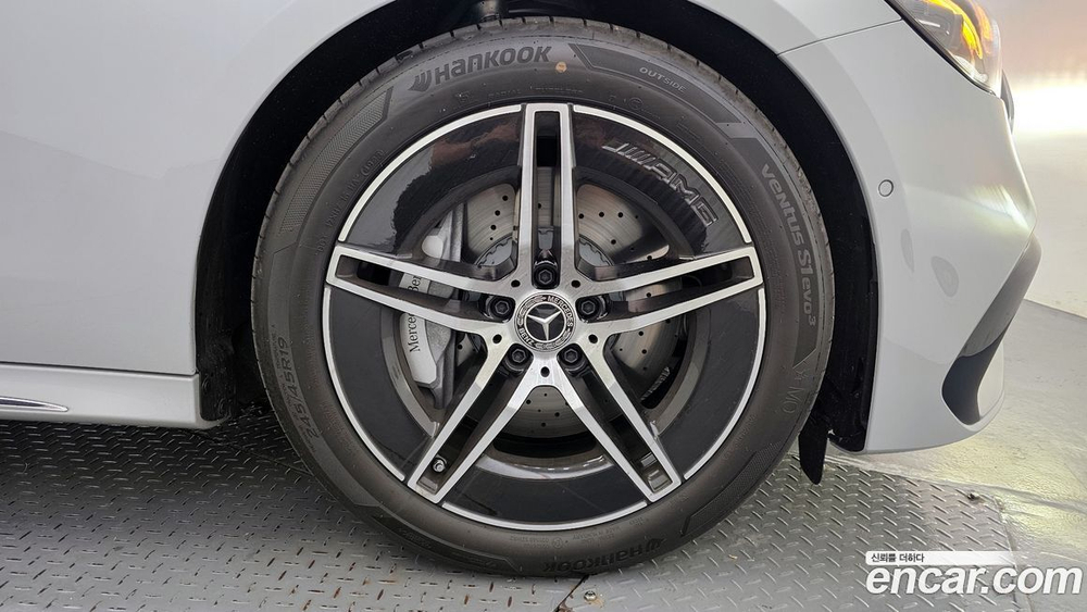 Mercedes-Benz E-Class W214 E300 4MATIC AMG Line (05.2024)