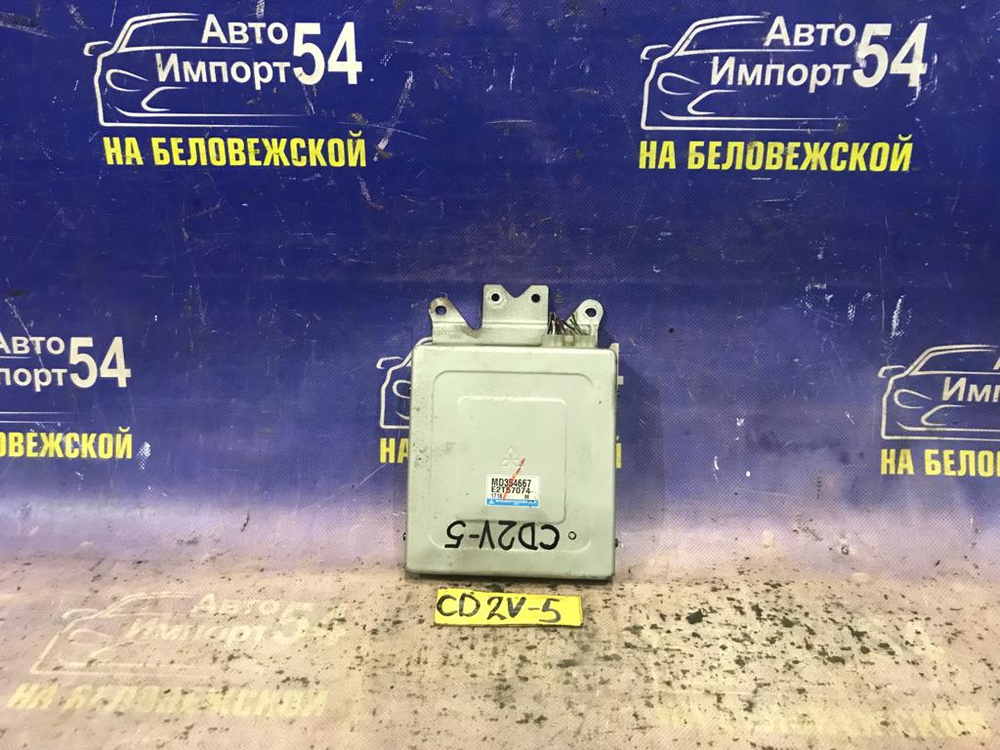 Компьютер двигателя MITSUBISHI LIBERO 2001