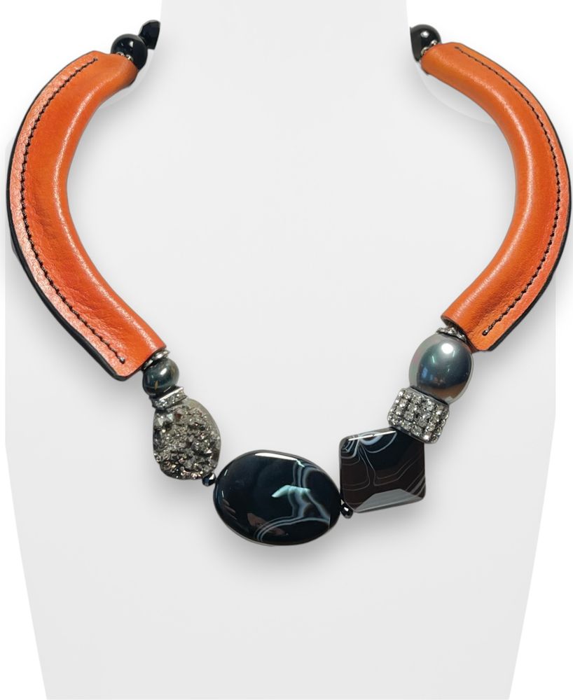 10104879 Колье Роман с камнем