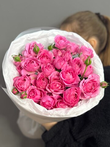 Букет из 5 кустовых пионовидных роз сорта «Джульетта Принцесса»