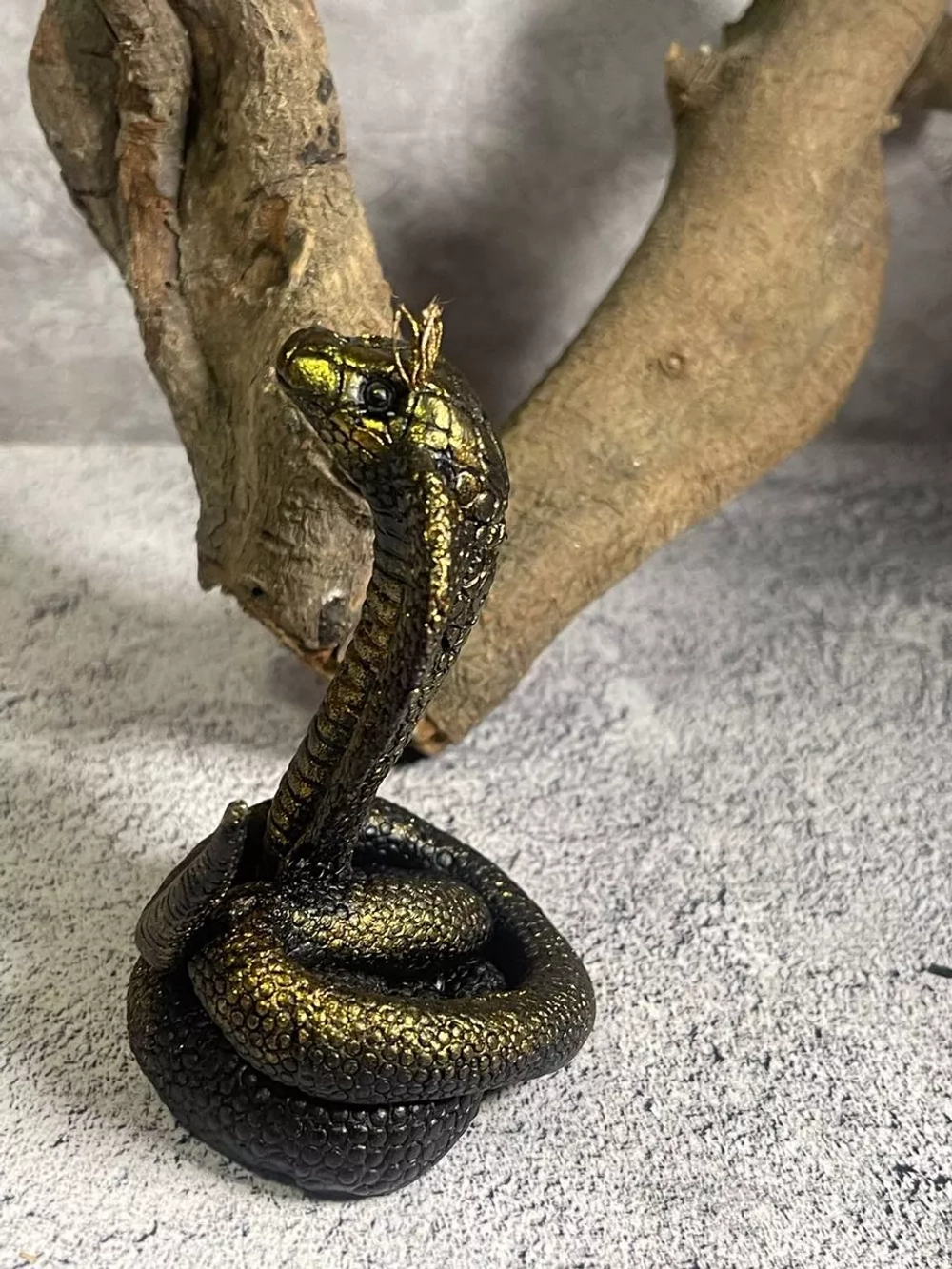 Свеча "Тотем Змея"