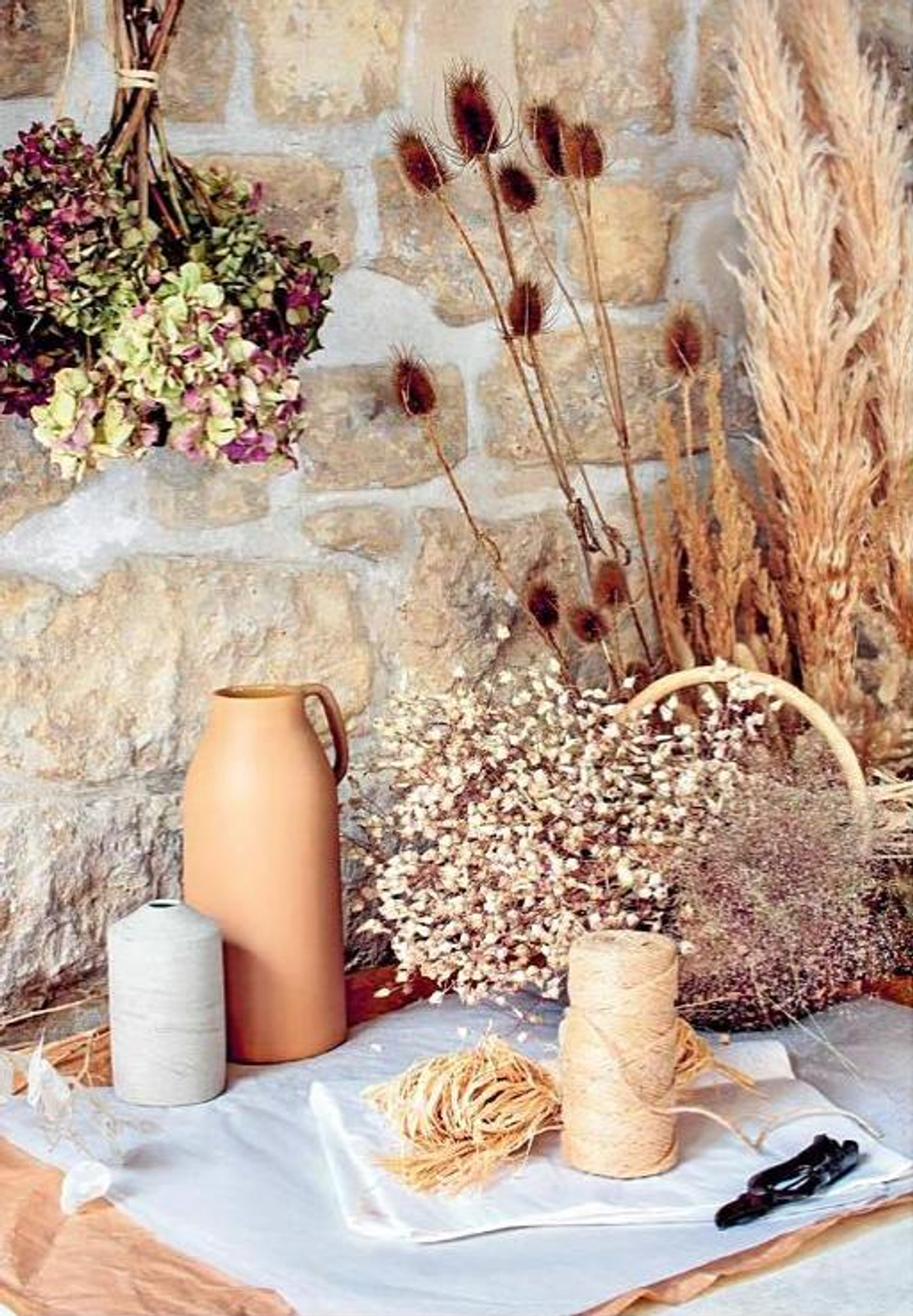 Dried Flowers: Techniques and Ideas for the Modern Home
