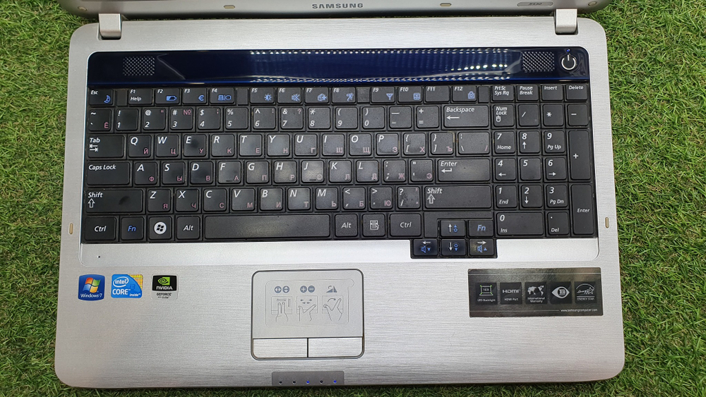 Ноутбук Samsung i3/3Gb