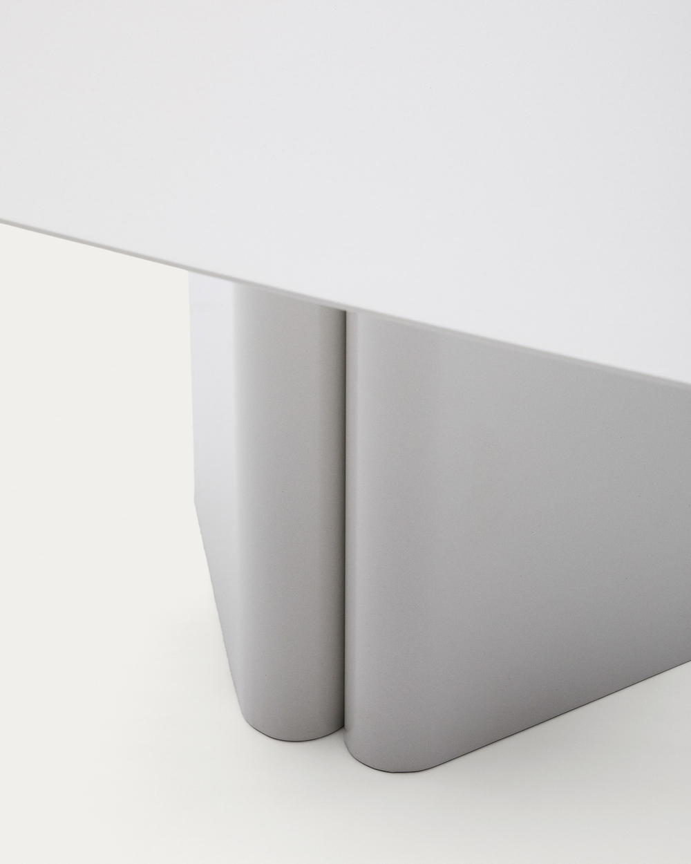 Столик Arvin из железа серого цвета 70 x 52 см