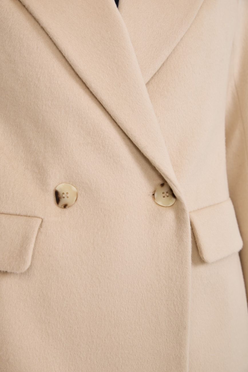 Пальто двубортное укороченное, сливочное
