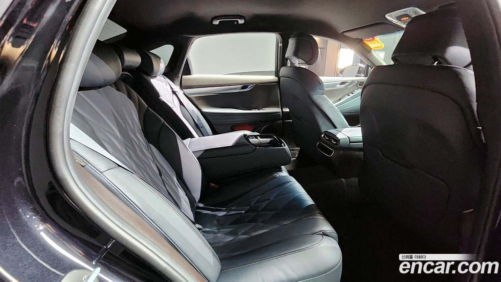 Genesis G80 (RG3) Бензин 2.5 Turbo 2WD (06.2020)