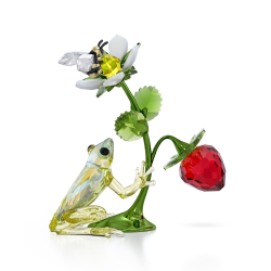 IDYLLIA:FROG BEE AND STRAWBERRY